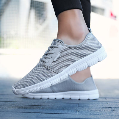 Casual men's sports shoes