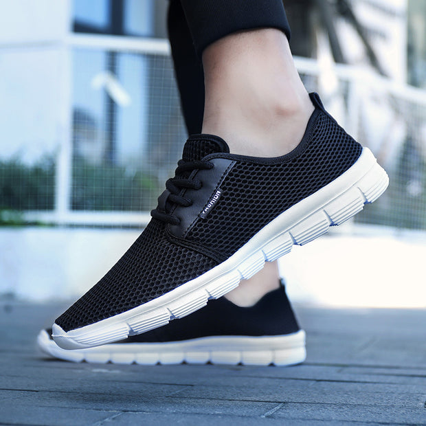 Casual men's sports shoes
