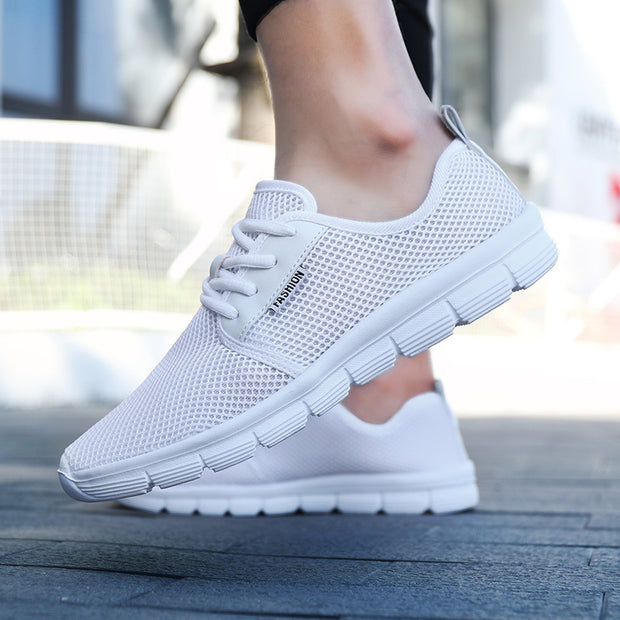 Casual men's sports shoes